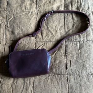 Portland Leather Zip-Tight Belt Bag